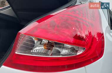 Хетчбек Ford Fiesta 2011 в 