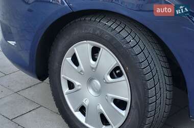 Хетчбек Ford Fiesta 2011 в 