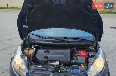 Хетчбек Ford Fiesta 2011 в 