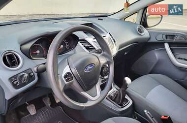Хетчбек Ford Fiesta 2011 в 