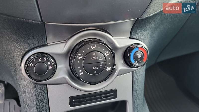 Хэтчбек Ford Fiesta 2011 в Стрые