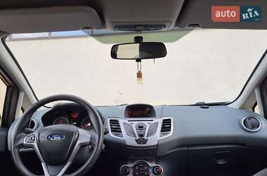 Хетчбек Ford Fiesta 2011 в 