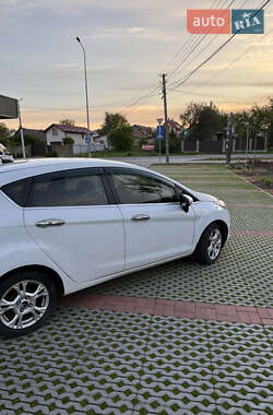 Хэтчбек Ford Fiesta 2014 в 