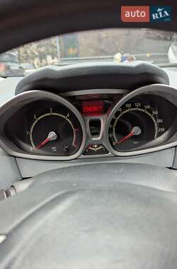 Хэтчбек Ford Fiesta 2009 в 