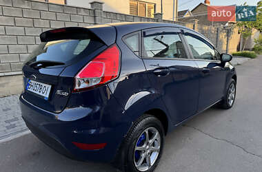 Хэтчбек Ford Fiesta 2013 в 