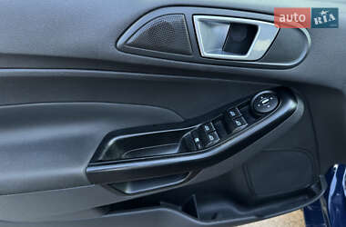 Хэтчбек Ford Fiesta 2013 в 