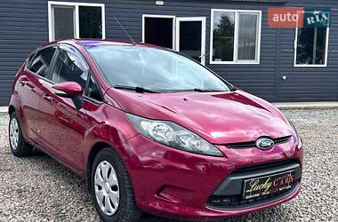 Хэтчбек Ford Fiesta 2011 в 