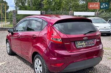 Хэтчбек Ford Fiesta 2011 в 