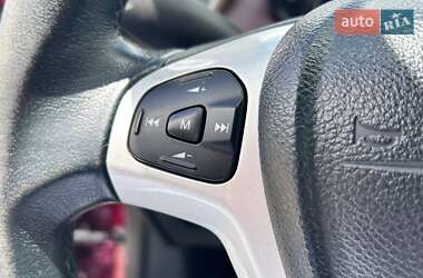 Хэтчбек Ford Fiesta 2011 в 