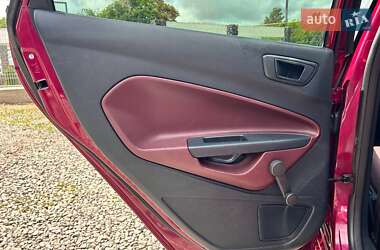 Хэтчбек Ford Fiesta 2011 в 