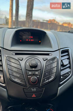 Хэтчбек Ford Fiesta 2010 в 