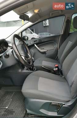 Хетчбек Ford Fiesta 2010 в 