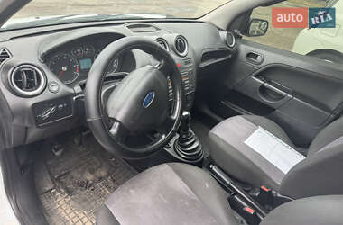 Хэтчбек Ford Fiesta 2007 в 