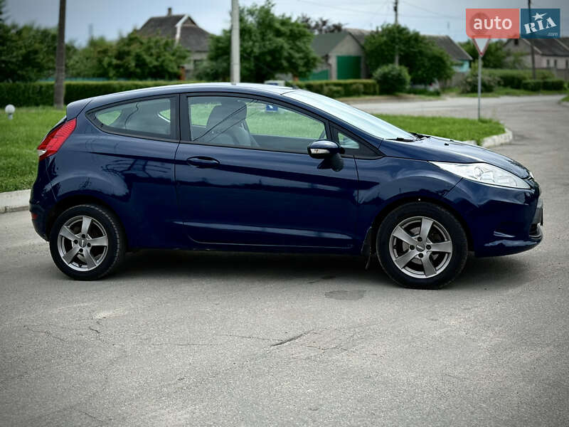 Хетчбек Ford Fiesta 2008 в Кам'янському