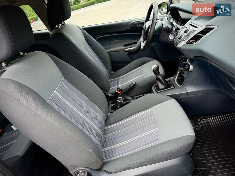 Хетчбек Ford Fiesta 2008 в Кам'янському
