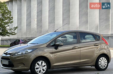 Хетчбек Ford Fiesta 2012 в 