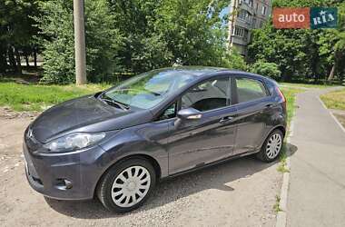 Хэтчбек Ford Fiesta 2010 в 