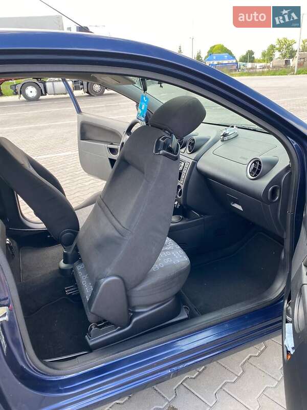 Хэтчбек Ford Fiesta 2004 в Виннице