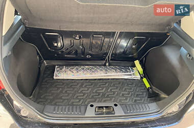 Хэтчбек Ford Fiesta 2010 в 