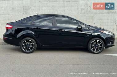 Седан Ford Fiesta 2016 в 
