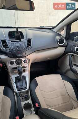 Седан Ford Fiesta 2016 в 