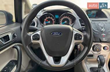 Седан Ford Fiesta 2016 в 