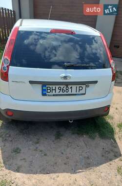 Хэтчбек Ford Fiesta 2007 в 