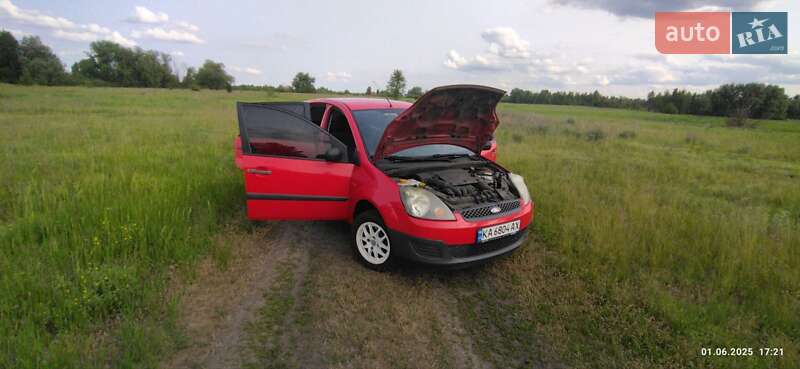 Хэтчбек Ford Fiesta 2007 в Киеве