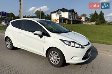 Хэтчбек Ford Fiesta 2011 в 