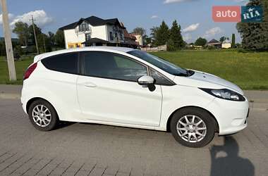 Хэтчбек Ford Fiesta 2011 в 
