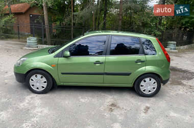 Хетчбек Ford Fiesta 2006 в 