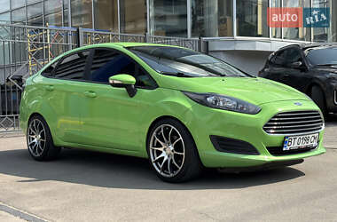 Седан Ford Fiesta 2014 в 