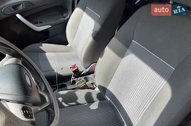 Хетчбек Ford Fiesta 2012 в 