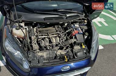 Седан Ford Fiesta 2016 в 