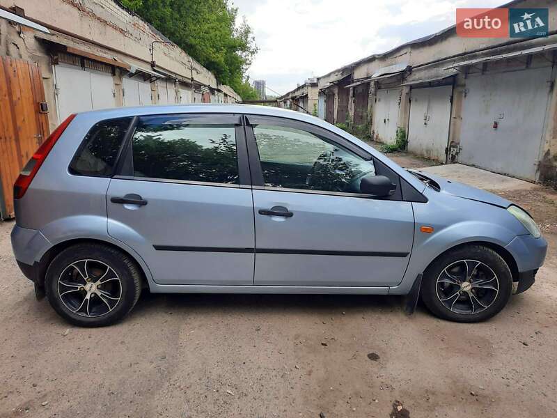 Хэтчбек Ford Fiesta 2005 в Харькове