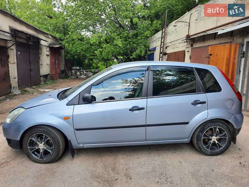 Хэтчбек Ford Fiesta 2005 в Харькове