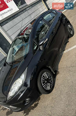 Хэтчбек Ford Fiesta 2011 в 