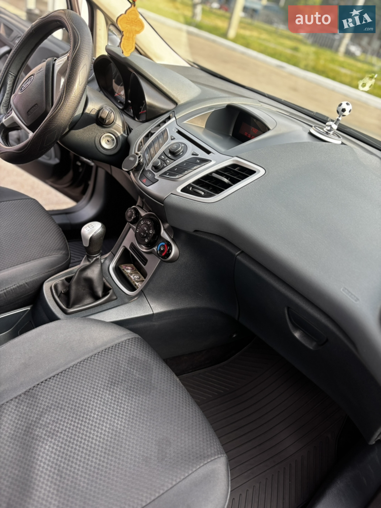 2011 Ford Fiesta - мініатюра 11