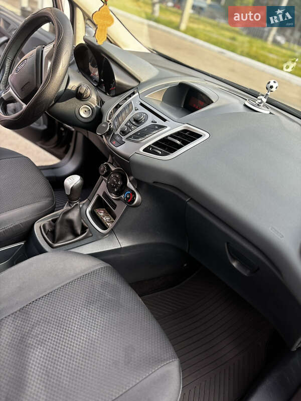 Хэтчбек Ford Fiesta 2011 в Харькове