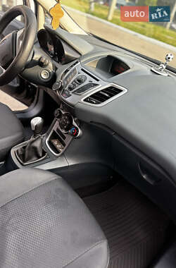 Хэтчбек Ford Fiesta 2011 в 