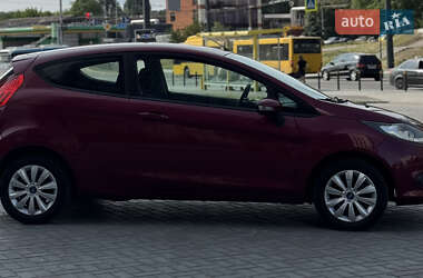 Хетчбек Ford Fiesta 2010 в 