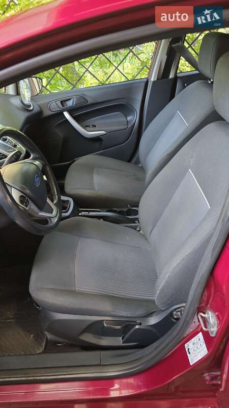 Хетчбек Ford Fiesta 2011 в Дніпрі