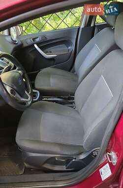 Хетчбек Ford Fiesta 2011 в 