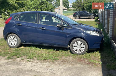 Хэтчбек Ford Fiesta 2012 в 
