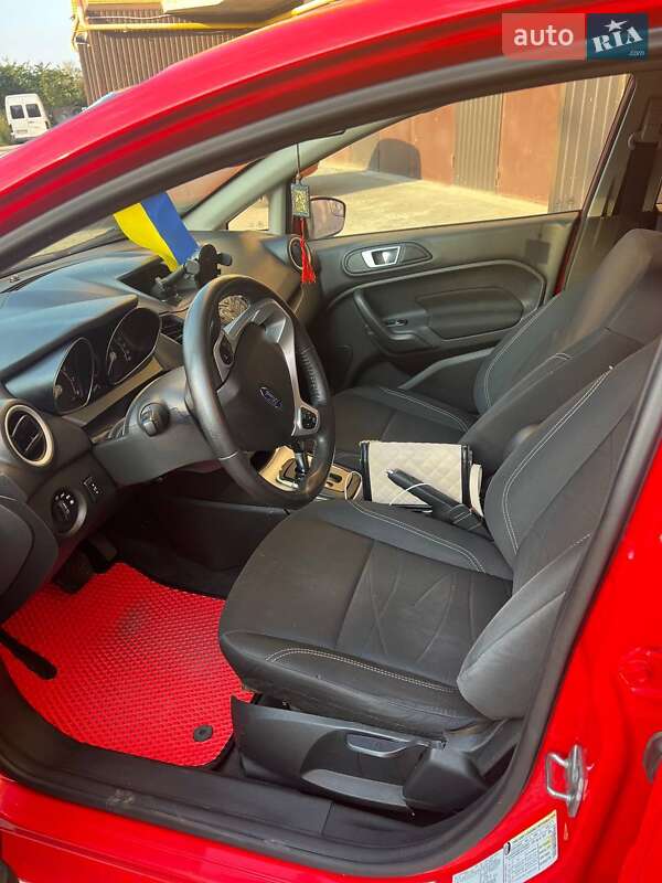 Седан Ford Fiesta 2015 в Хмельницком