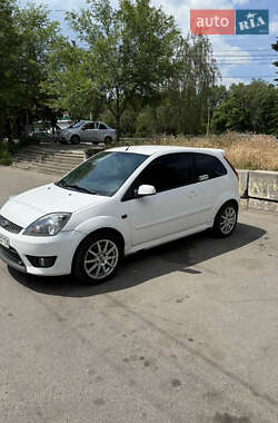 Хэтчбек Ford Fiesta 2007 в 