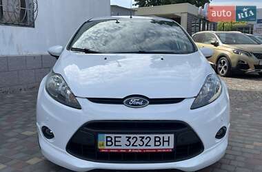 Хэтчбек Ford Fiesta 2011 в 