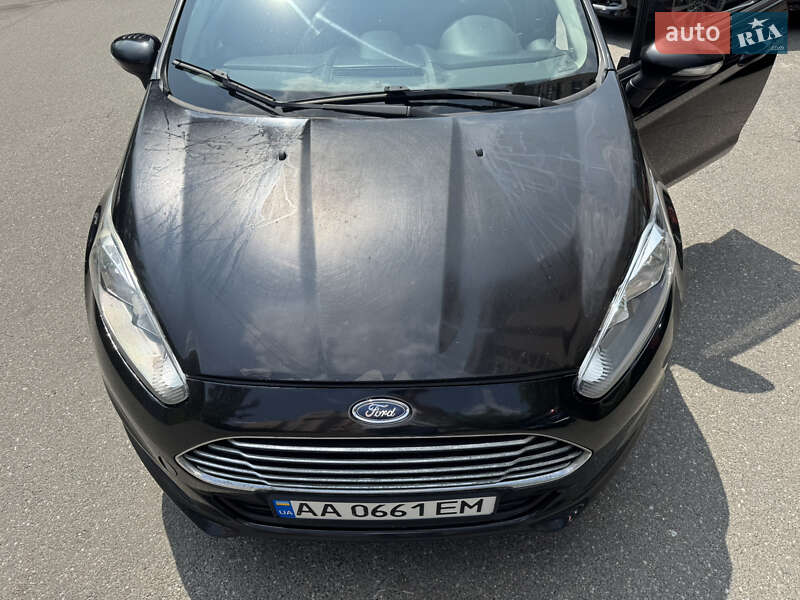 Седан Ford Fiesta 2016 в Киеве