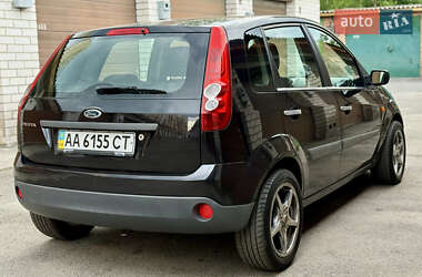 Хэтчбек Ford Fiesta 2007 в 