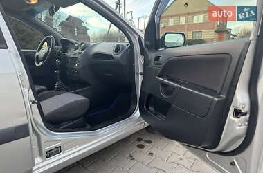 Хэтчбек Ford Fiesta 2008 в 
